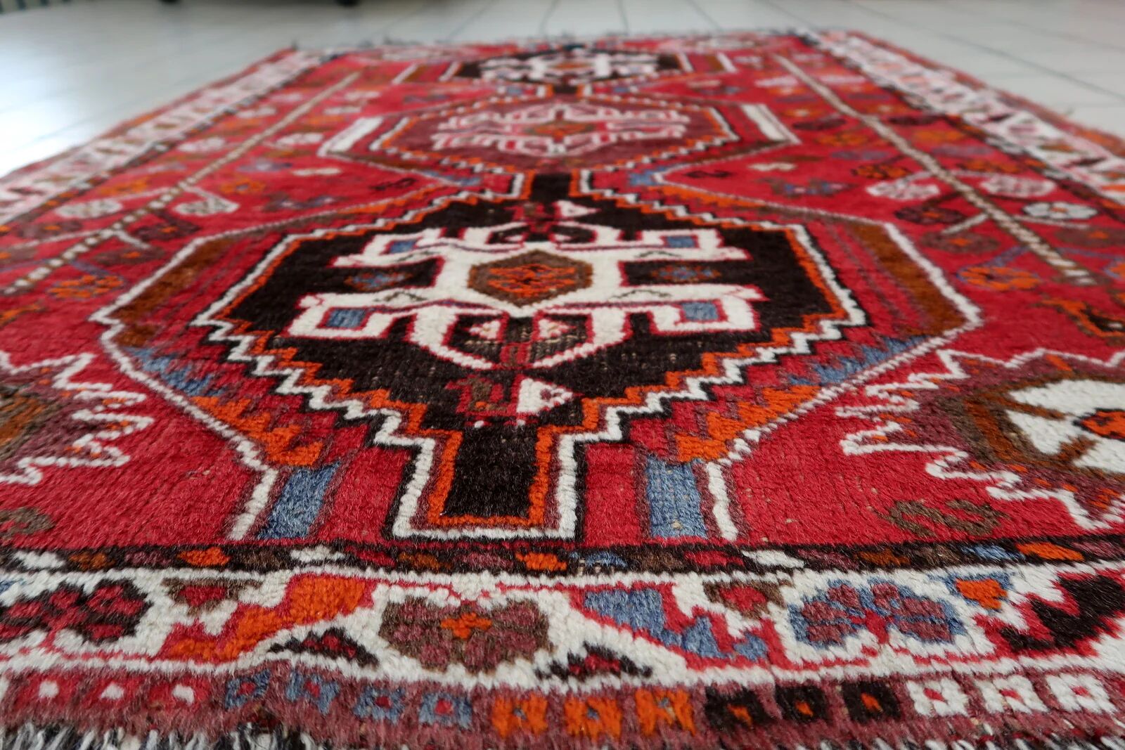 Vintage 1940s Persian Shiraz rug, tribal triple medallion, red field, 115cm x 156cm
