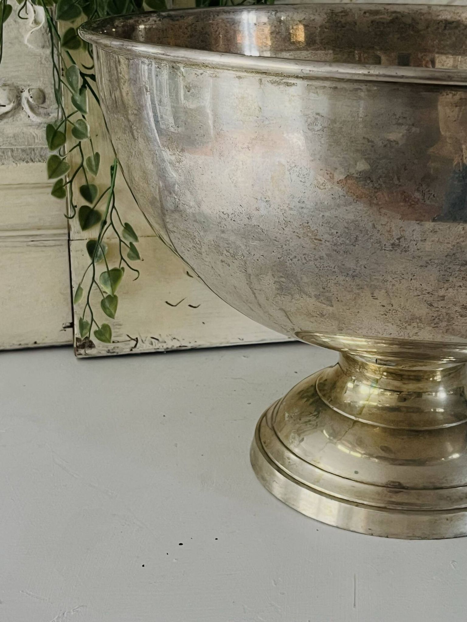 Champagne bucket Silver Plated vasque on Pedestal,