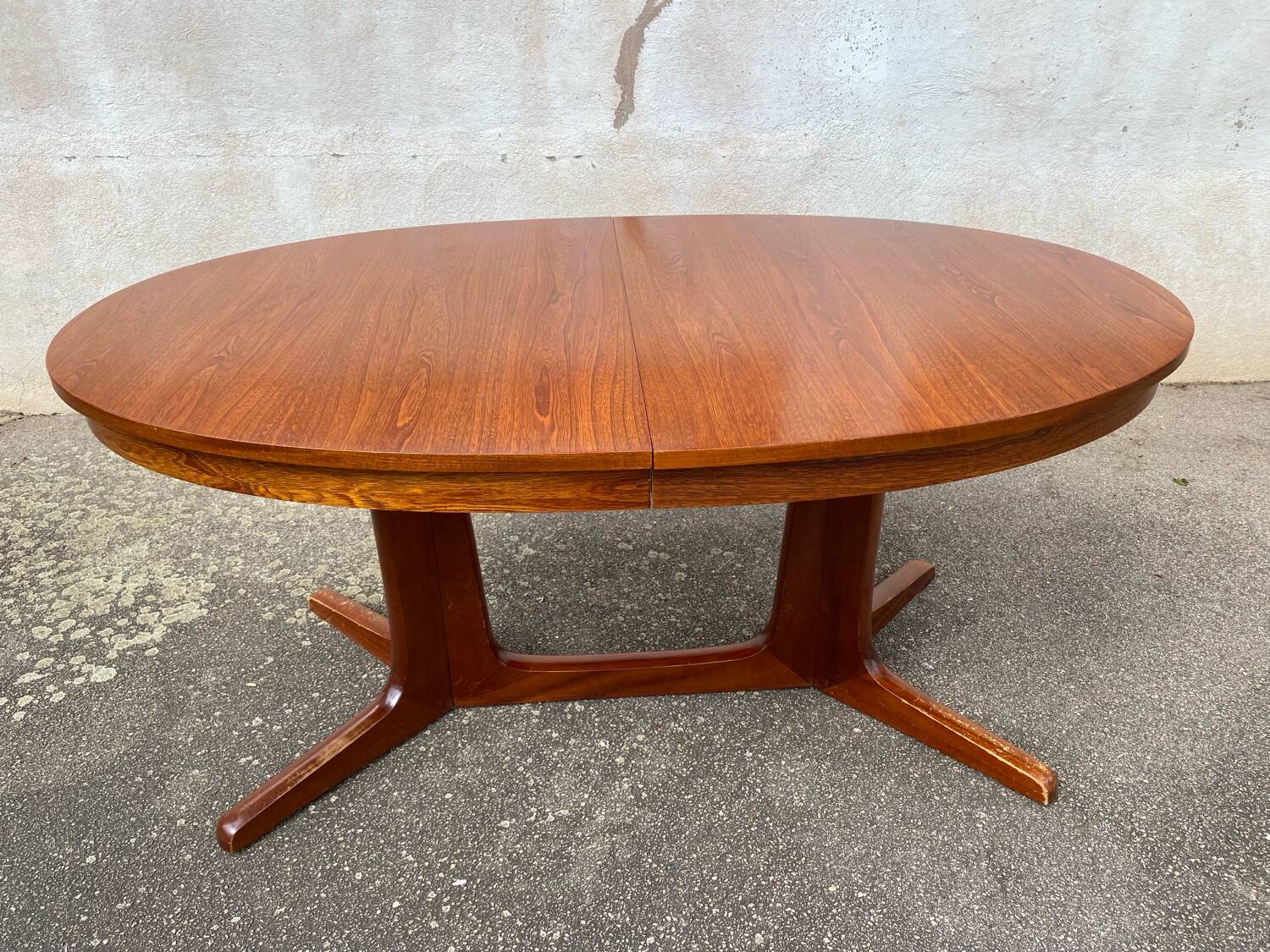 Baumann table for 10 guests