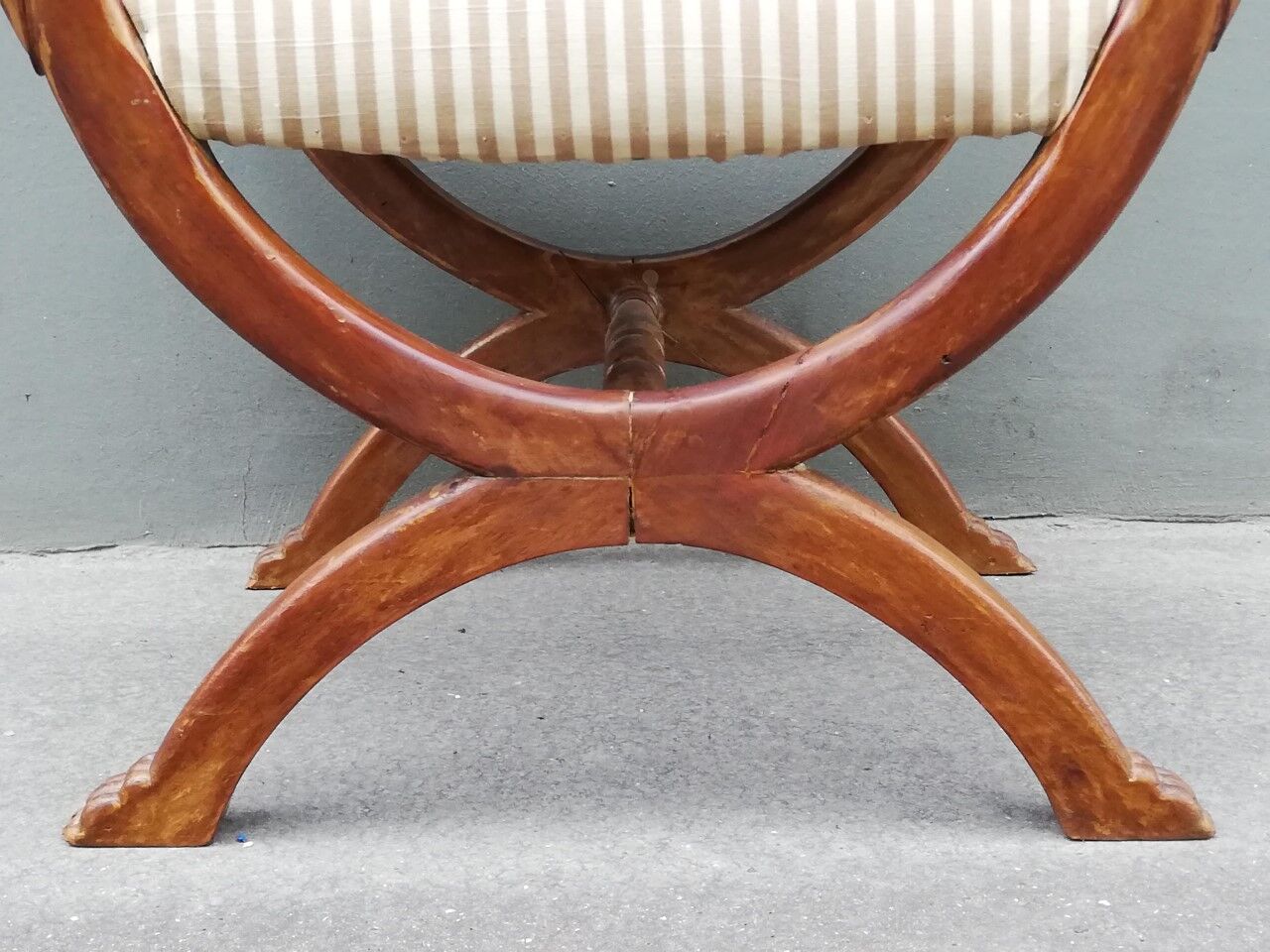 Massive walnut curule seat