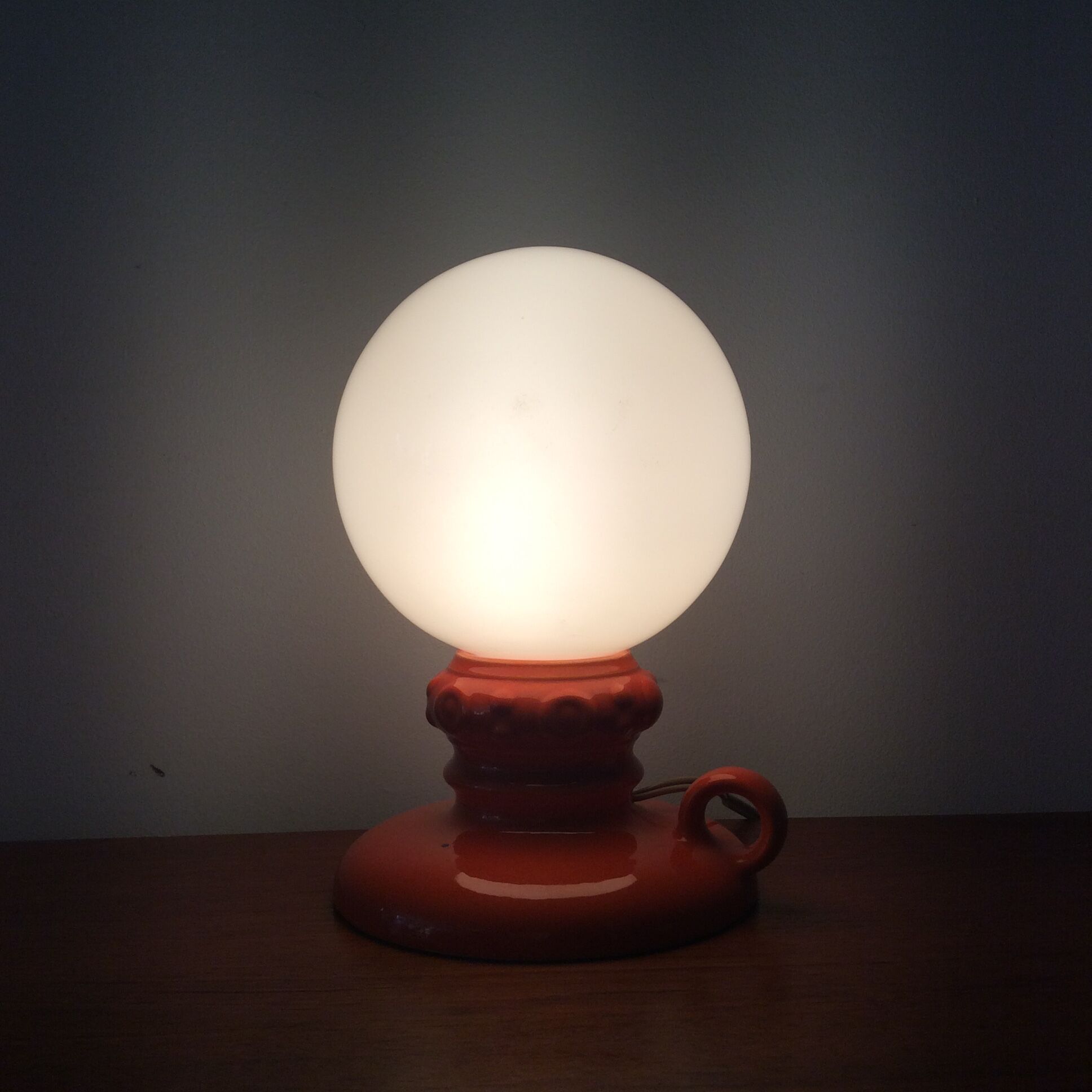 Vintage lamp of the 60s-70s in ceramic and opaline