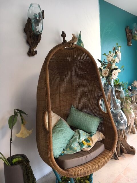 Natural rattan egg to hang