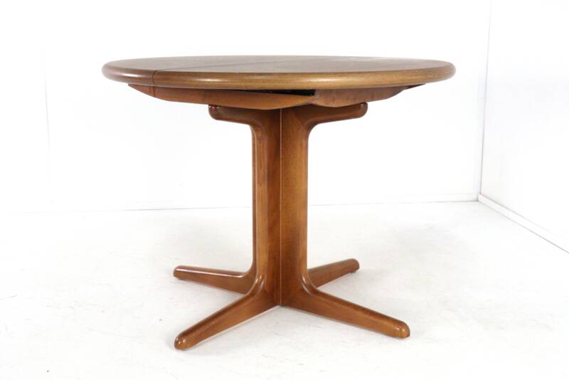 Round extendable dining table 'Malges' - vintage - danish style