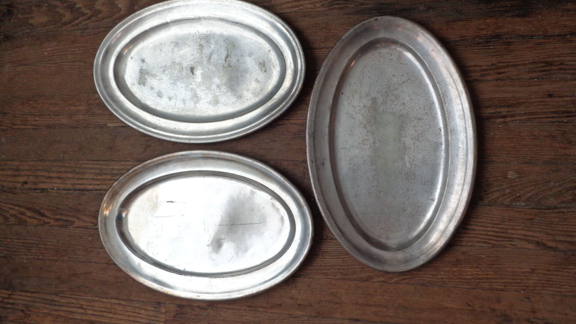 3 trays in silver metal