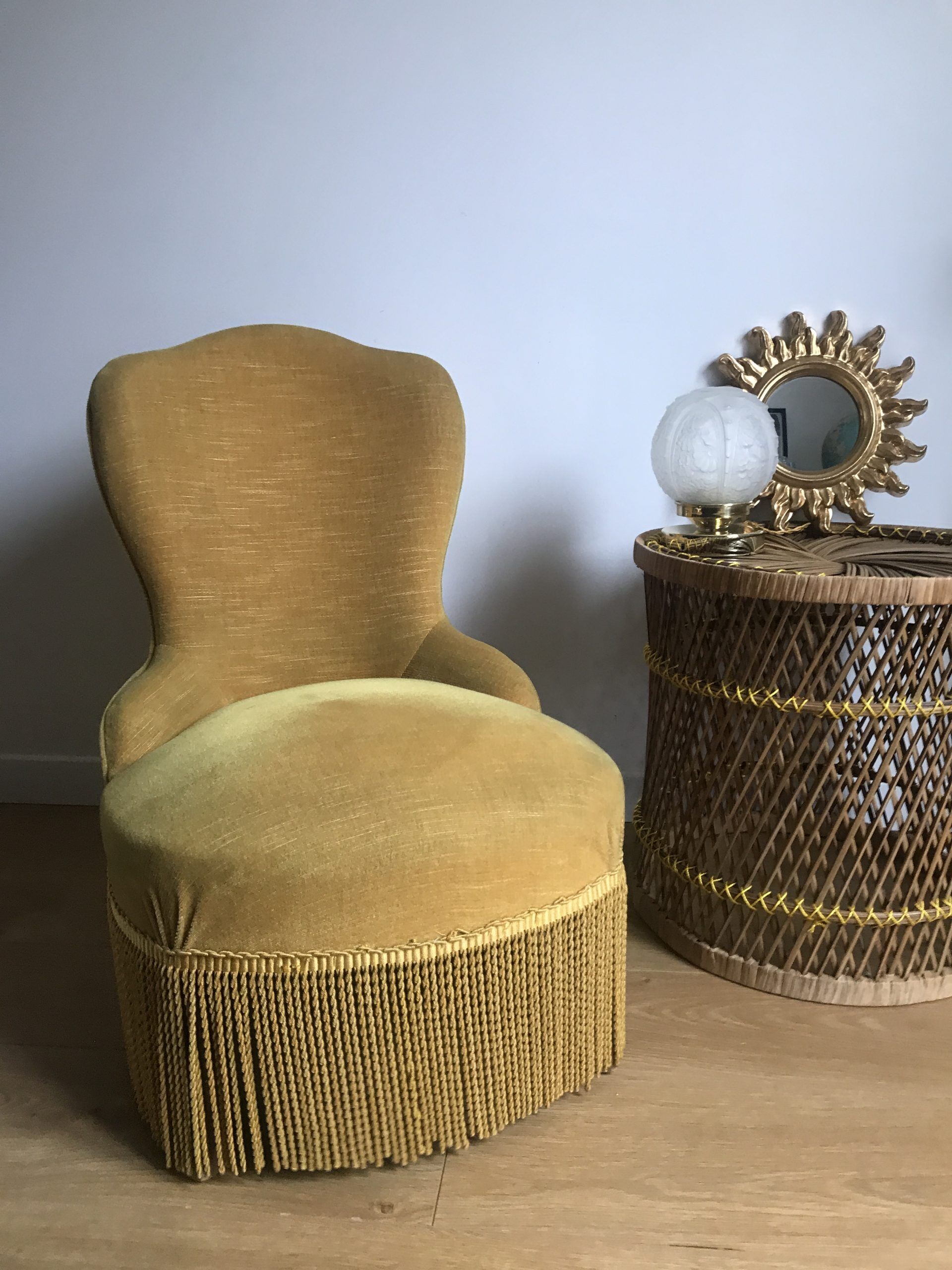 Yellow velvet toad heater