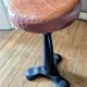 Tabouret en fonte Singer