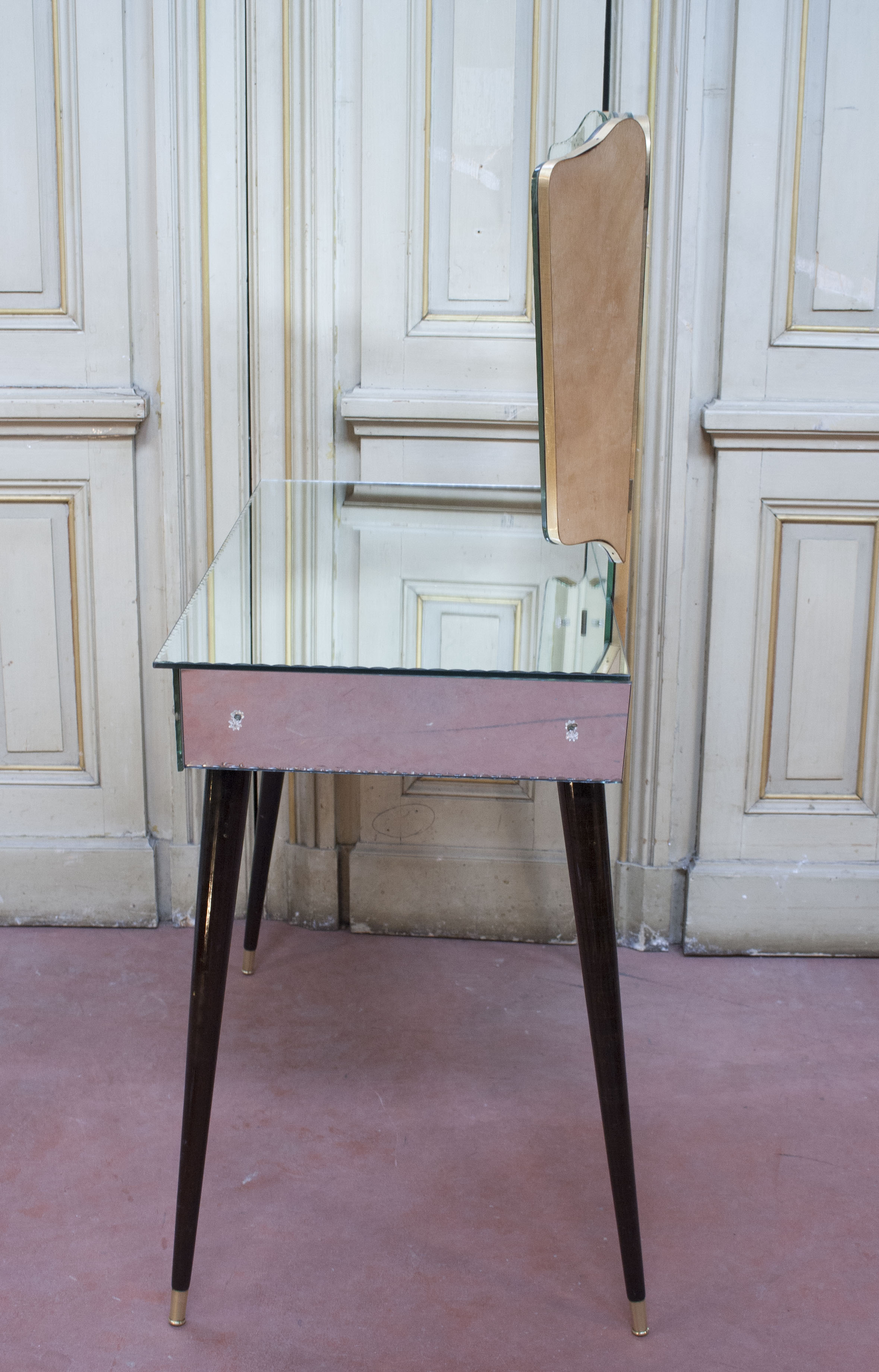 Venic dressing table