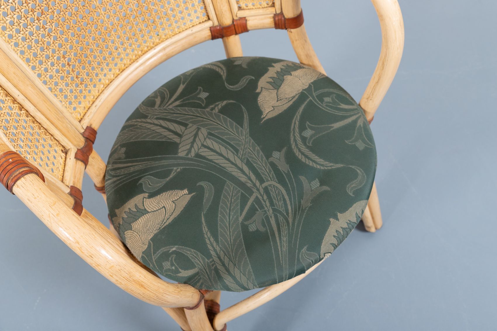 Ensemble de 6 chaises d’intérieur / d’extérieur vintage 1970