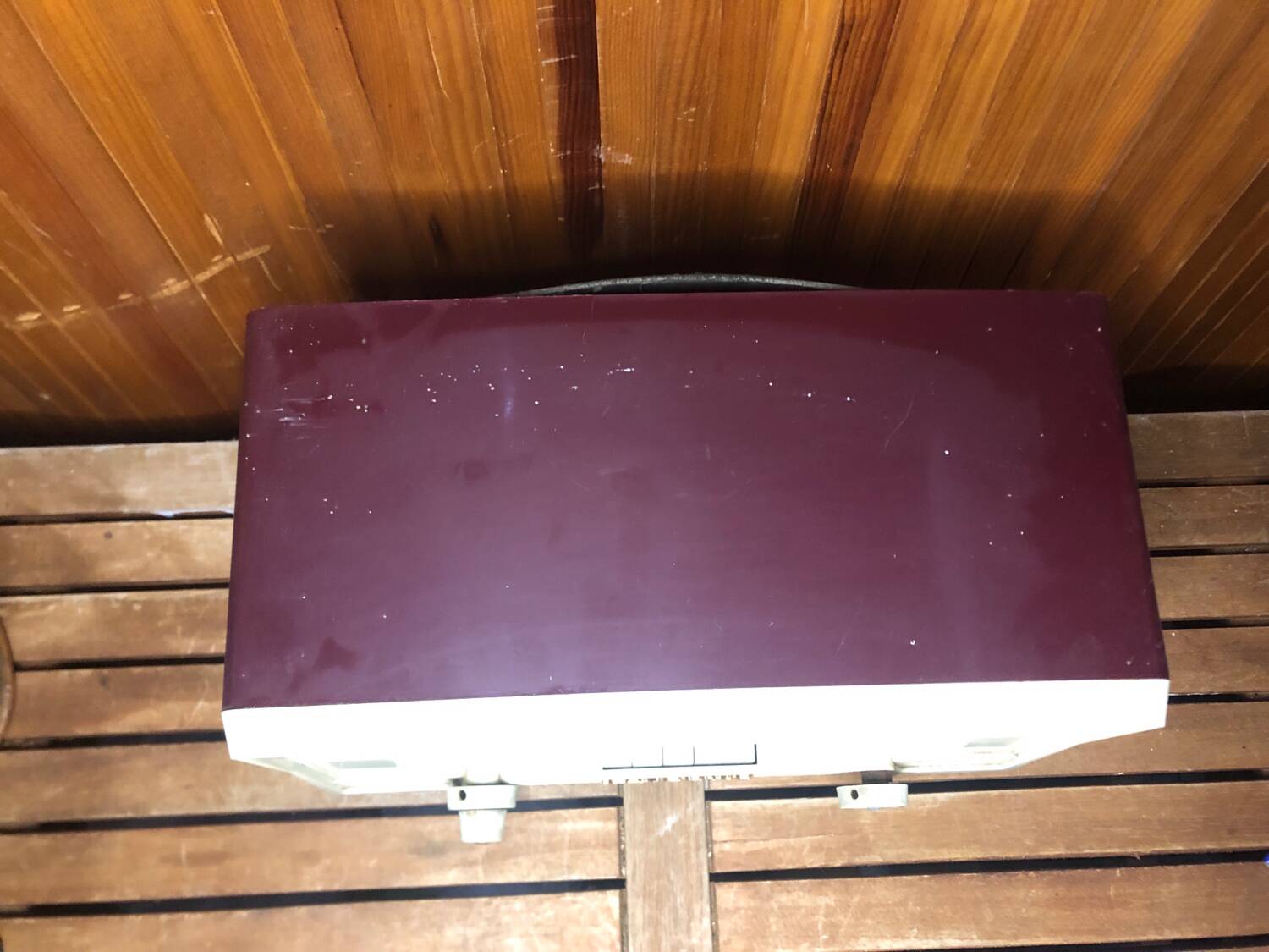 Old radio atlantic bakelite white & bordeaux red vintage #a533