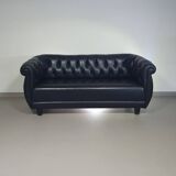 Rotonda sofa designed by Anna Gili originates from the Mastrangelo exposition in 1997 at The Frozen