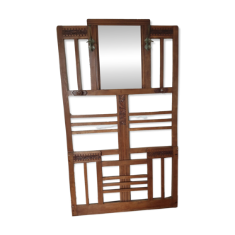 Wall-mounted coat rack