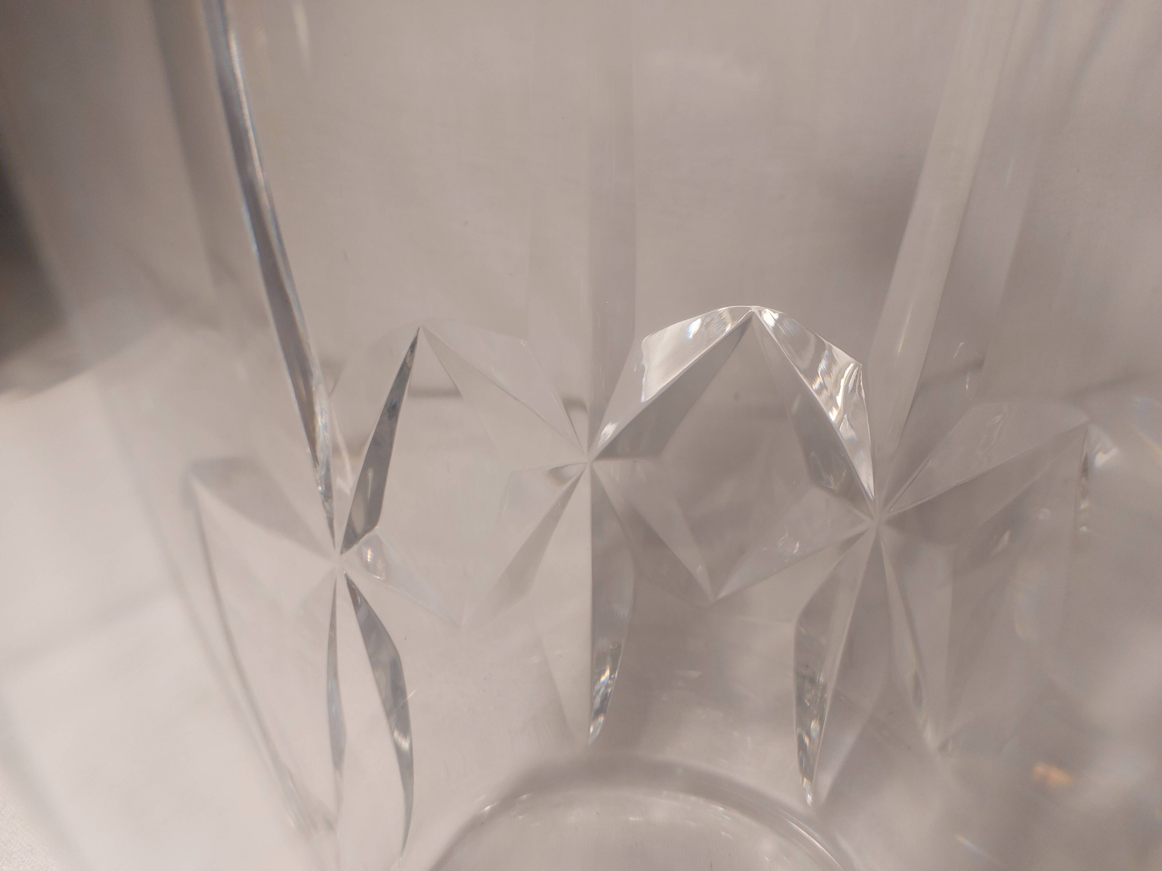 Baccarat crystal vase with chiseled motifs
