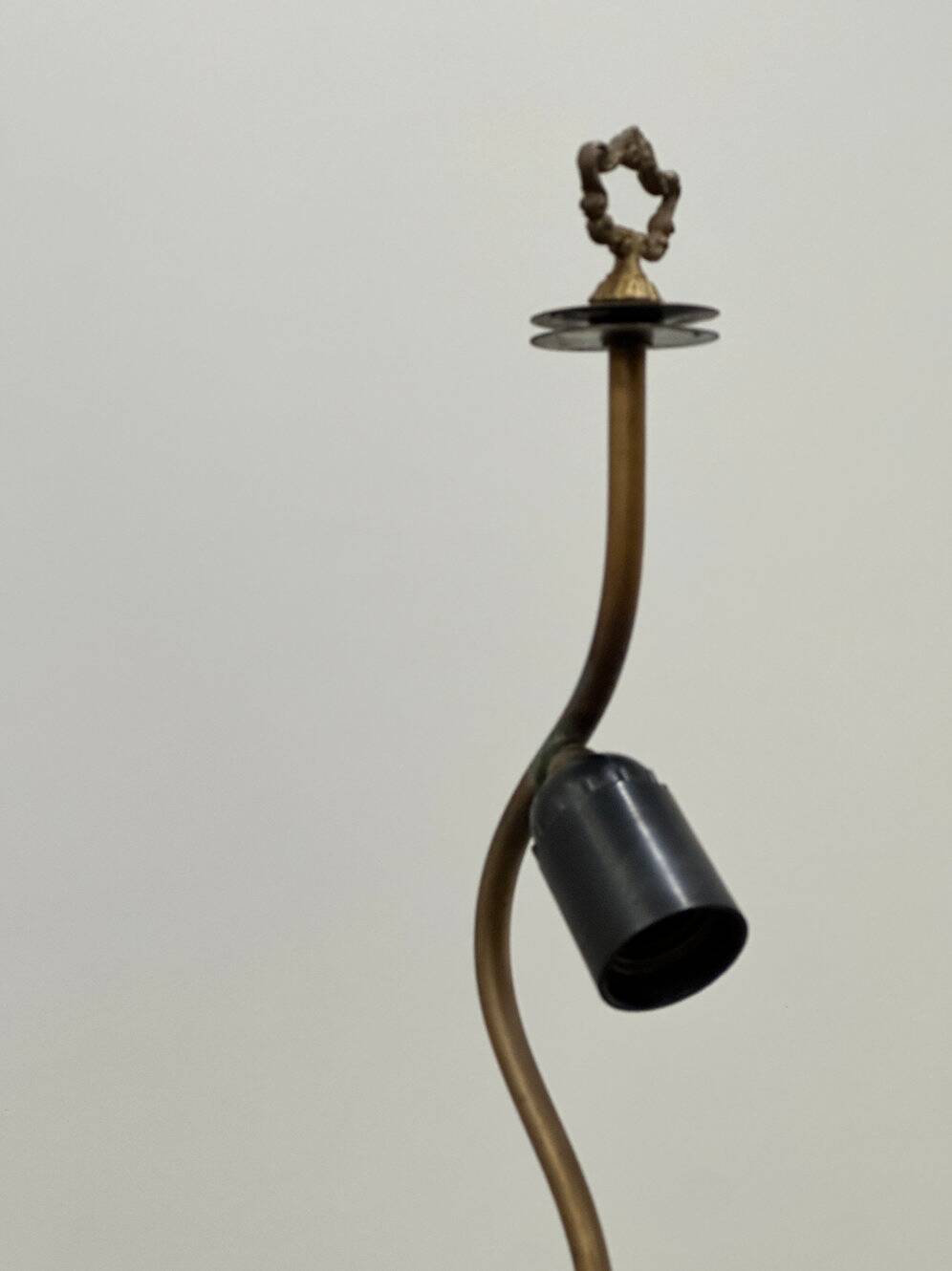Brutalist cast iron & marine chain links floor lamp, France 1960s.