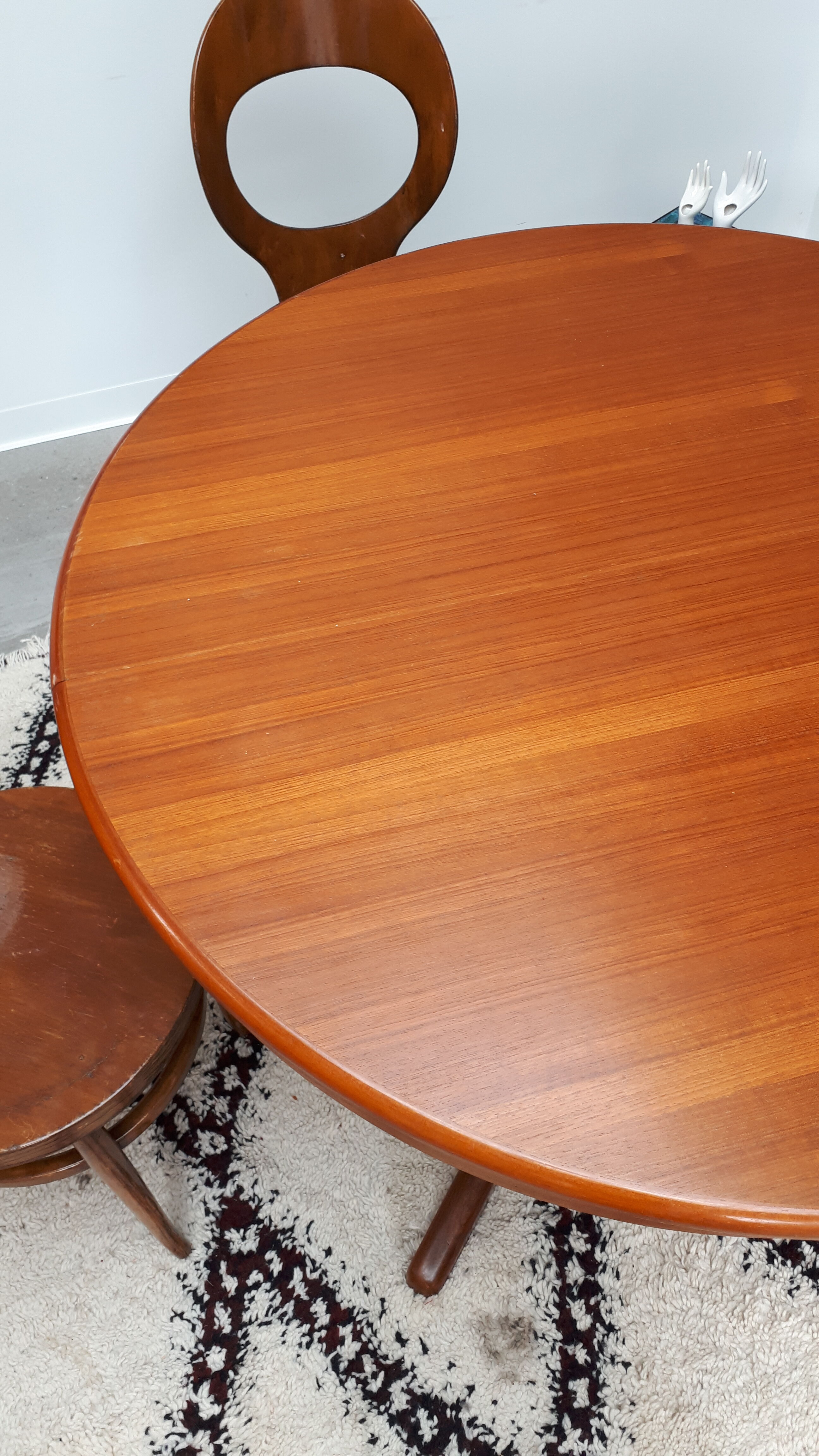 Table style scandinave en teck années 60 Baumann