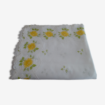 Nappe brodée ancienne en coton 130 cm sur 170 cm