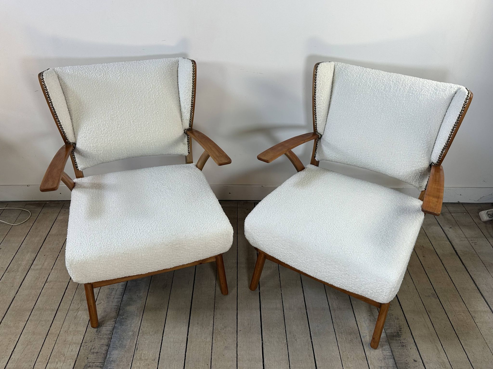 Fauteuils (la paire) bois et tissus bouclés 1950'S