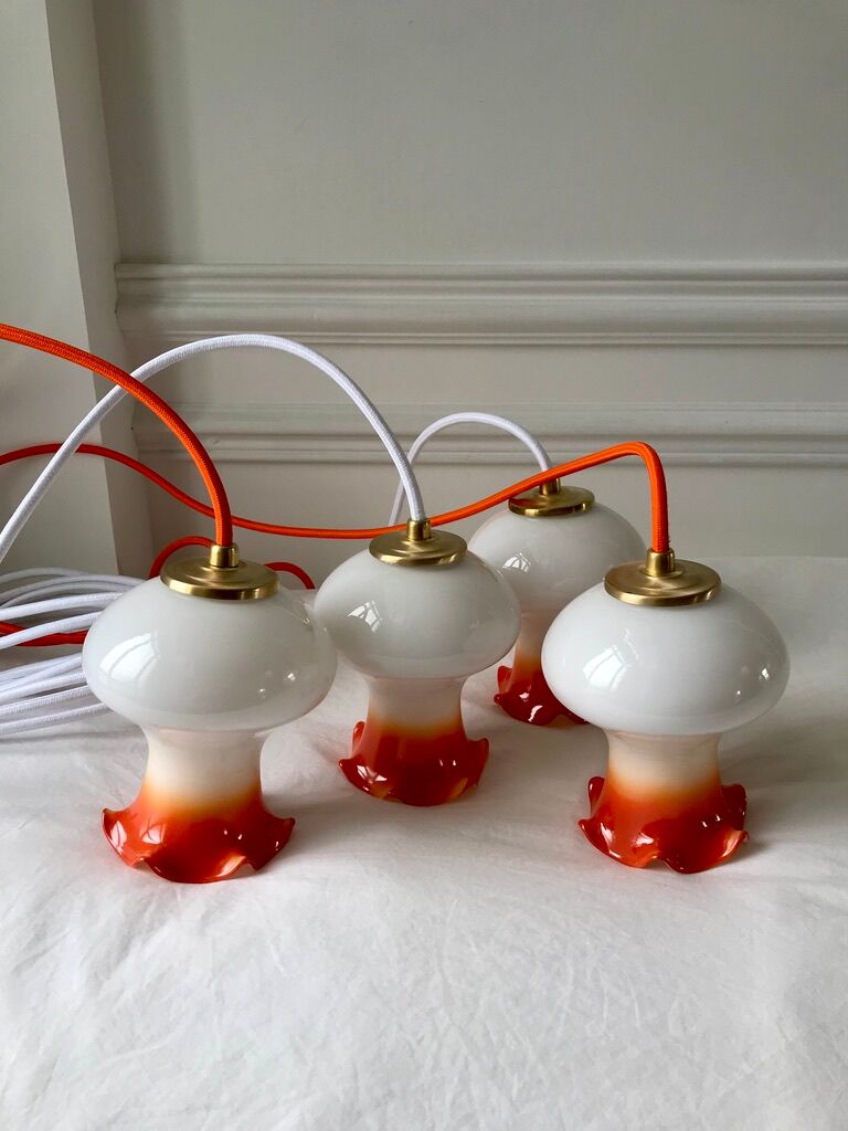 Pair of orange opaline tulips gradient white thread 70s