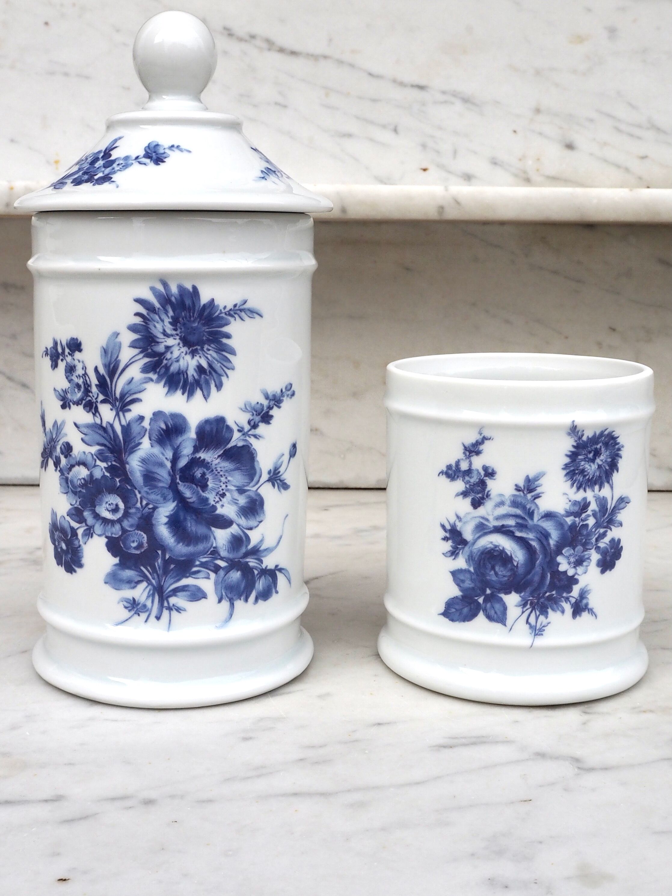 Set of 2 Pillivuyt ceramic pots