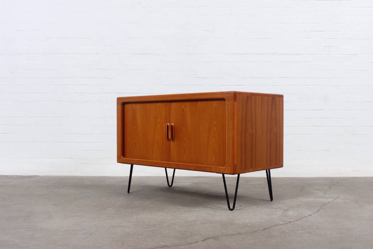 Buffet vintage en teck Dyrlund épingle à cheveux danois milieu du siècle 60
