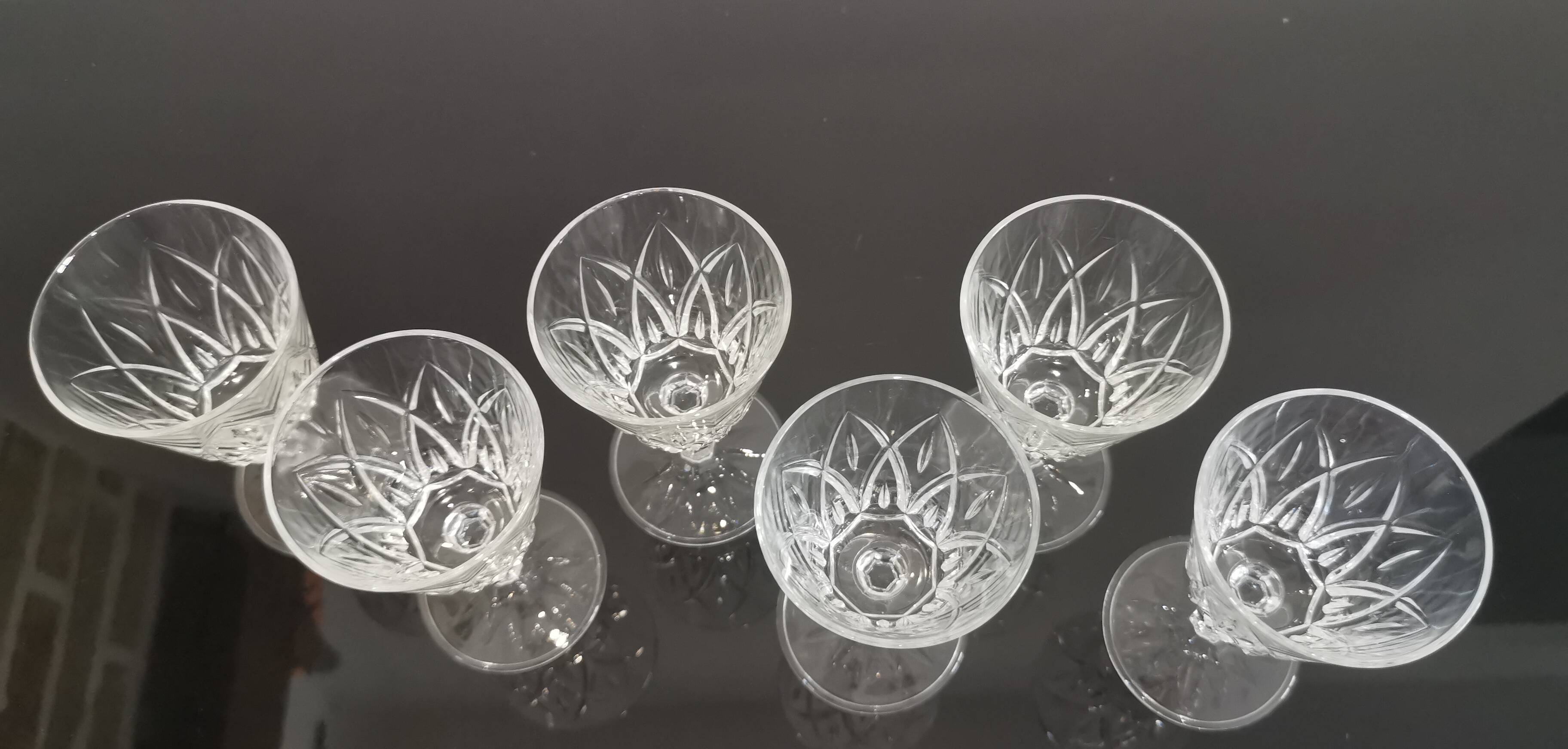 Set of 6 vintage chiseled crystal stemware