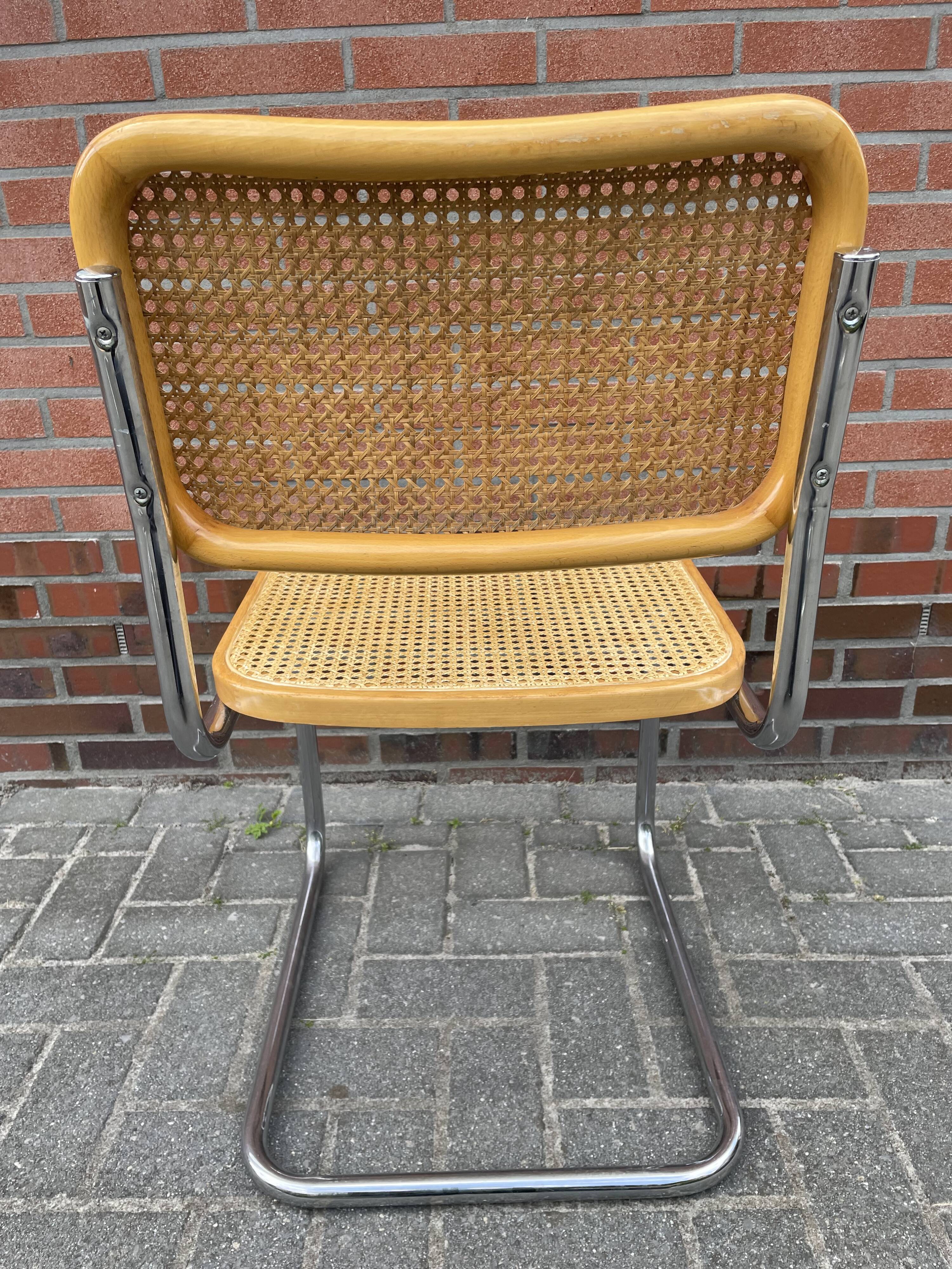Ensemble de 4 Chaises vintage modèle Cesca B32 en chrome et bois