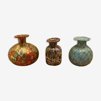 Suite de 3 flacons en verre «  tutti frutti « de Murano, pièces anciennes