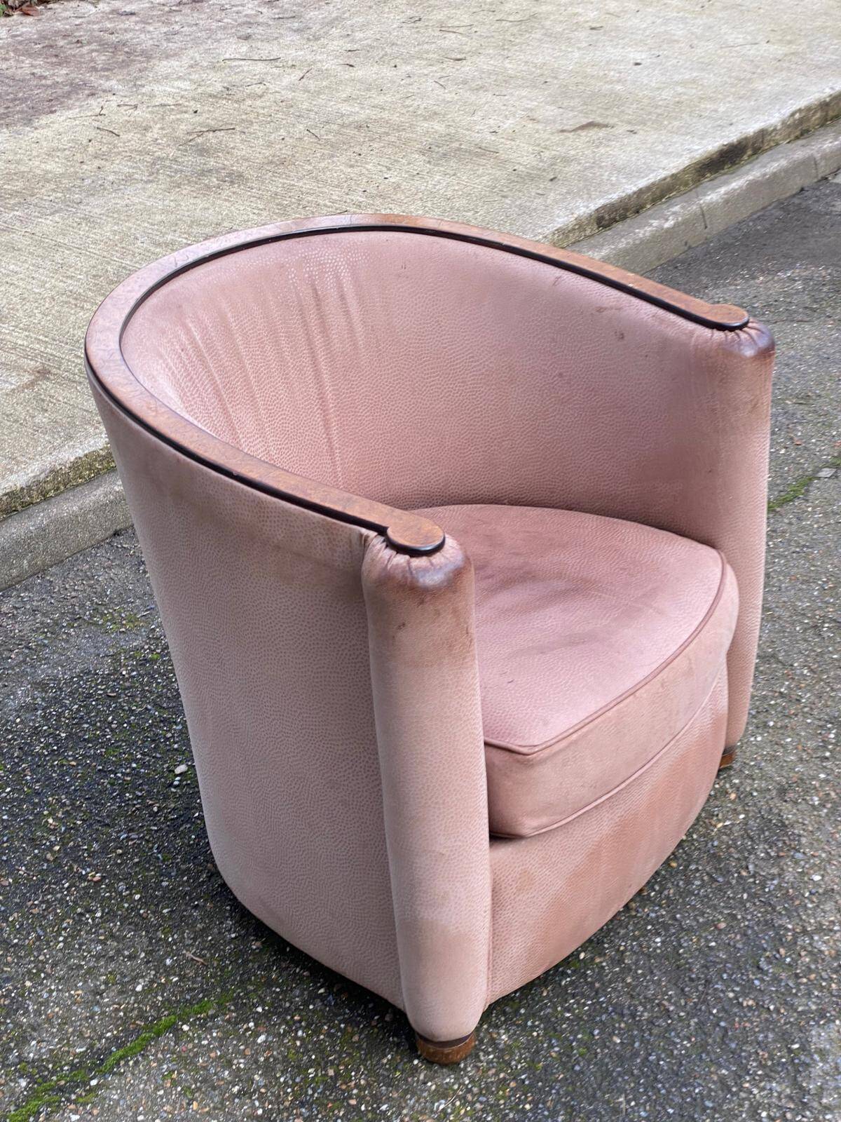 Art Deco club armchair Daisy Simon in beige leather and wood.