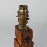 Lampe de table ou de chevet en chêne anglais rustique sculptée à la main des années 1930