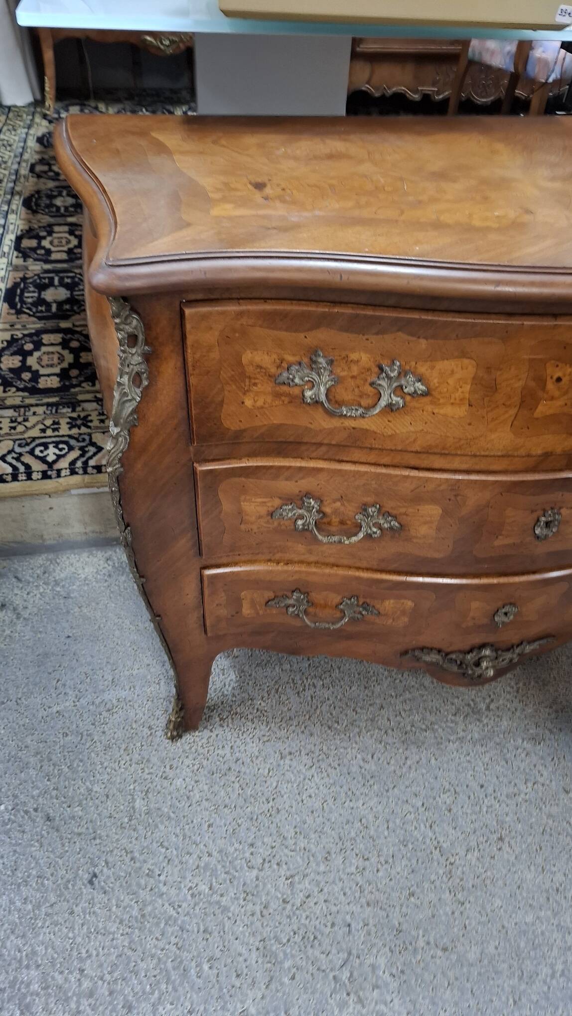 Louis XV style chest of drawers in marquetry flag