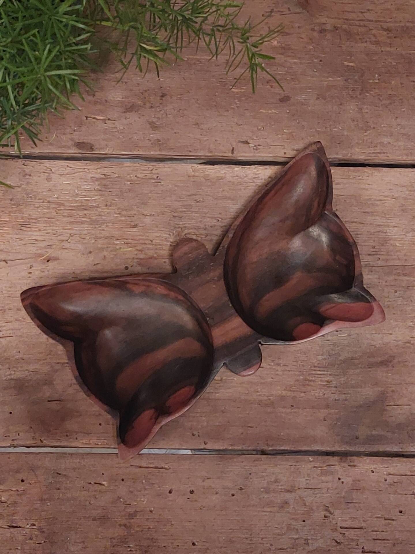 Butterfly catch-all in teak