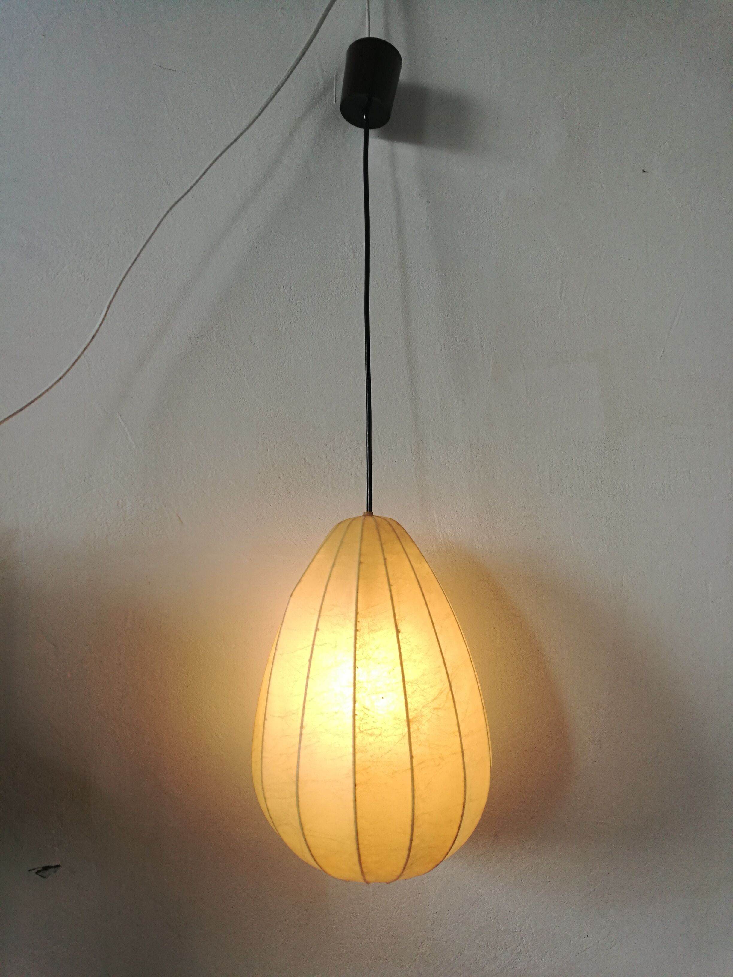 Cocoon hanging lamp