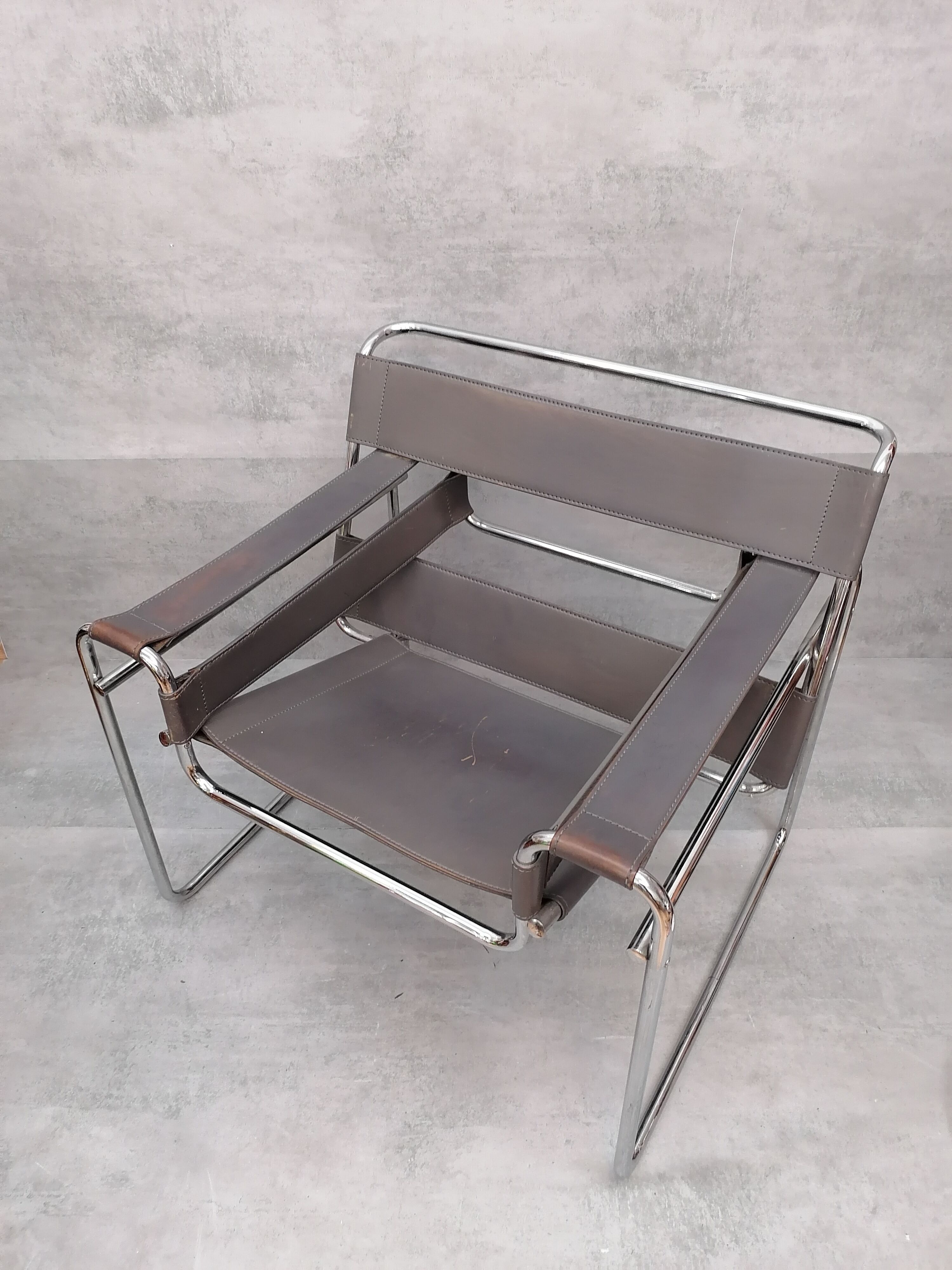 Marcel Breuer Wassily  grey leather B3 Chairs 1980s Italy