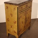Small 19th-century chest of drawers
