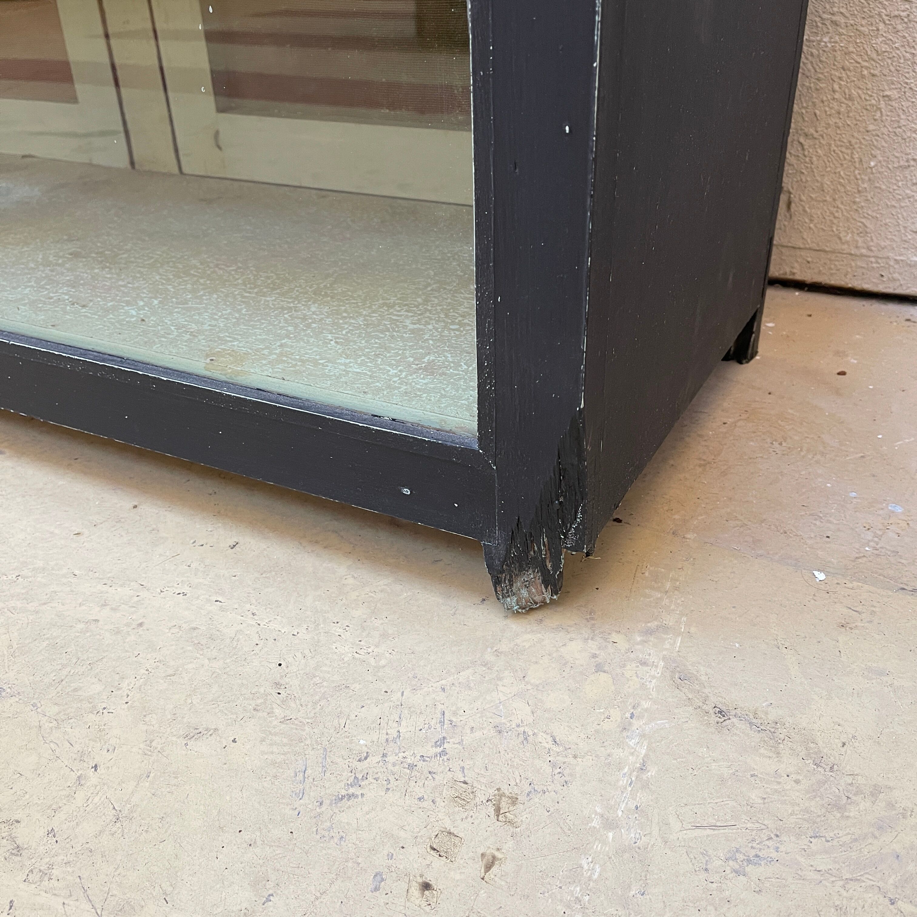 Commercial display cabinet