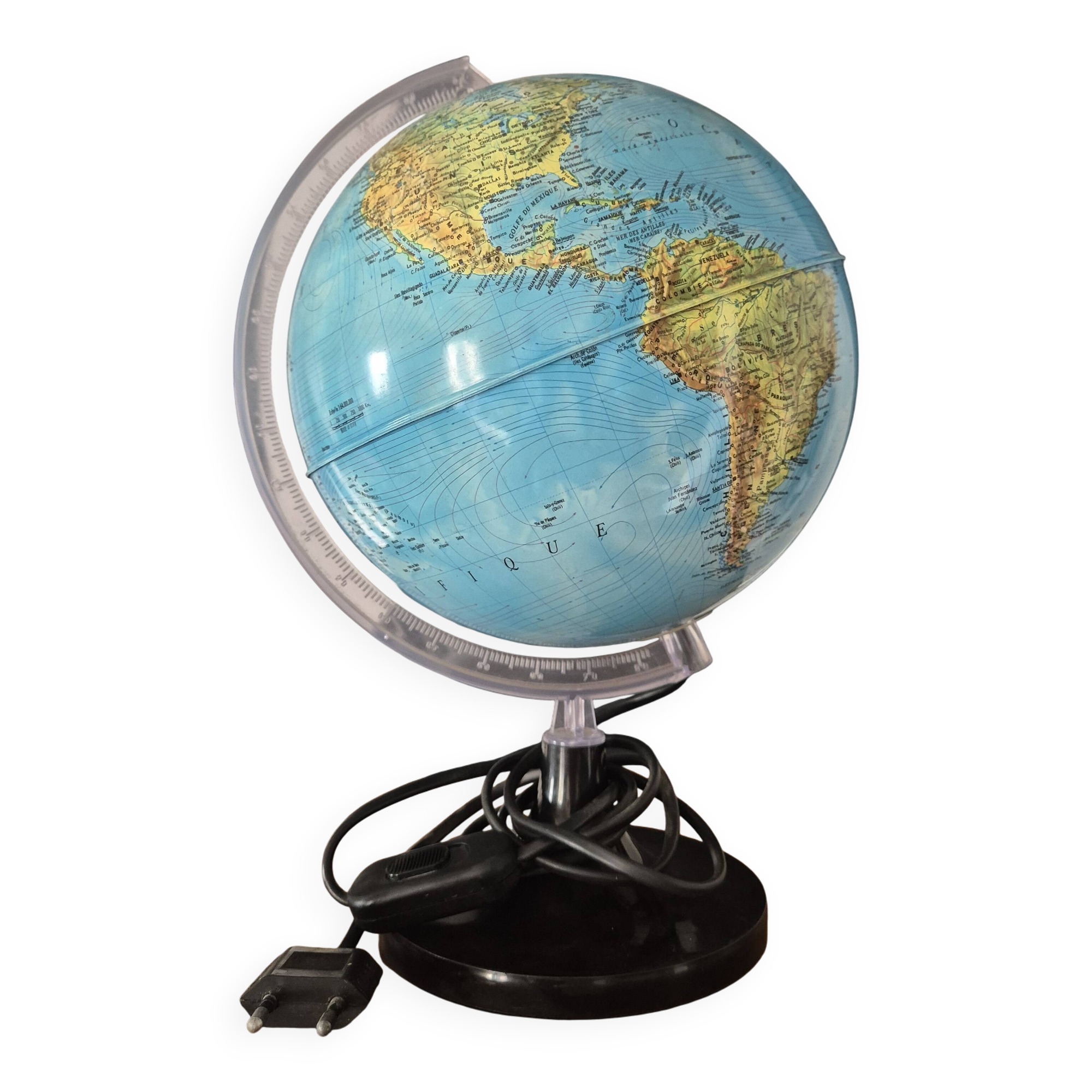Vintage illuminated globe. Ideal for decoration or for an office.