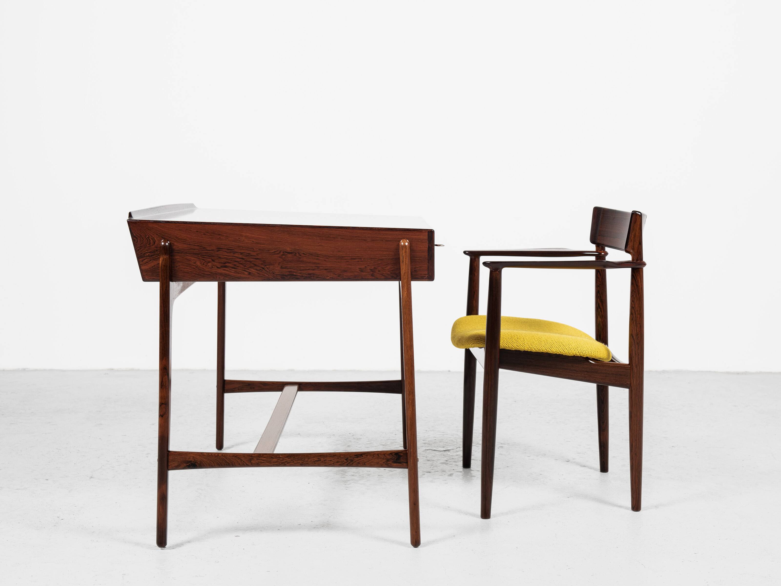 Midcentury Danish chair with armrests in rosewood by Henry Rosengren Hansen for Brande Møbelindustri