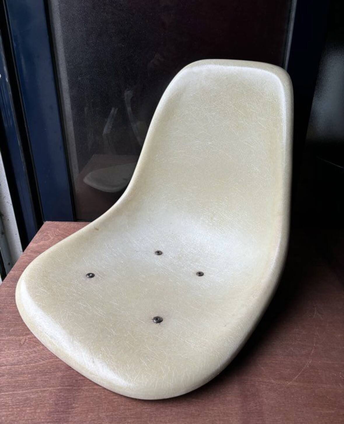 Coque fibre de verre chaise Eames Herman Miller