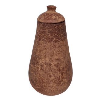 African Maka vase