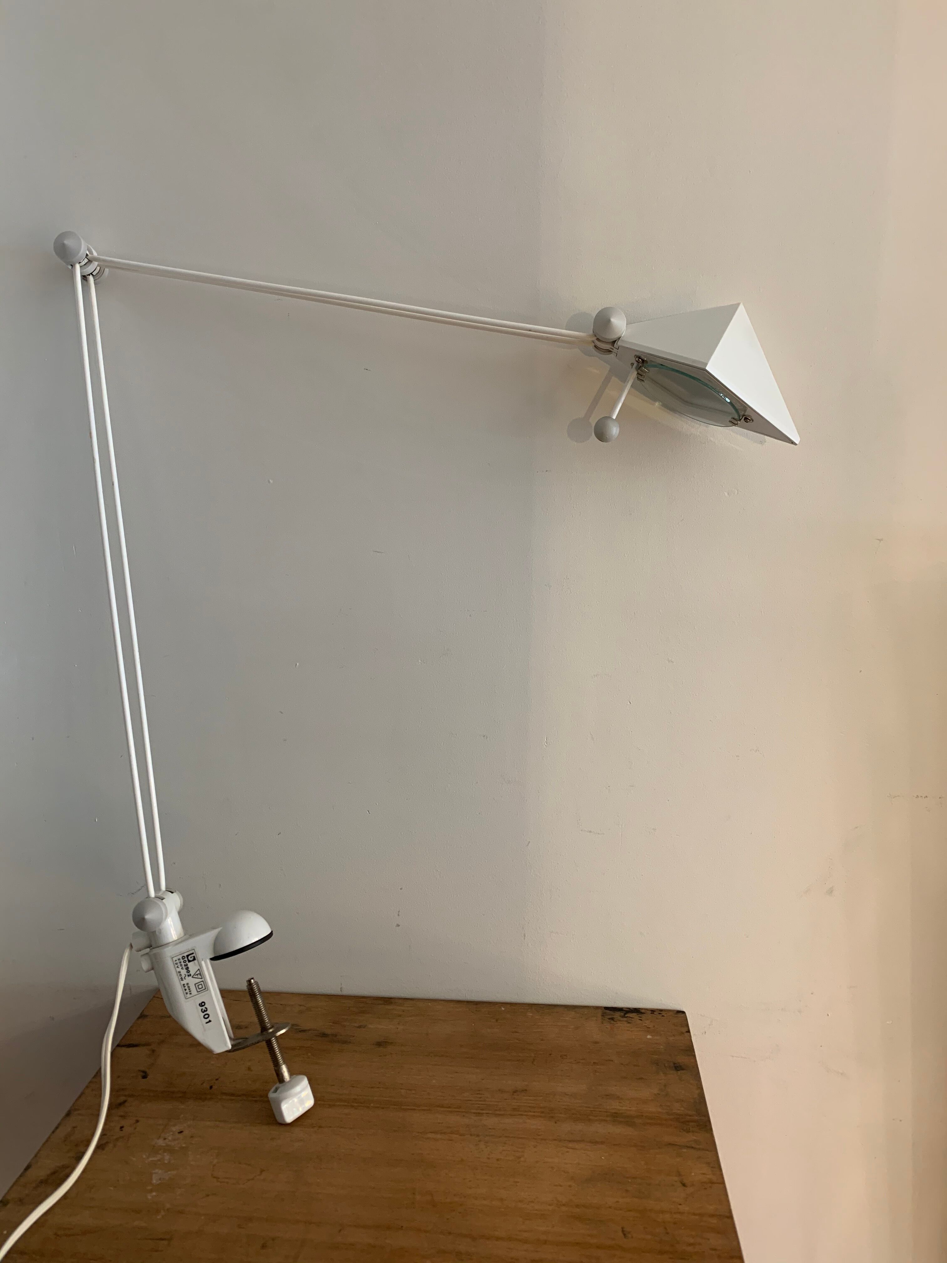 White pyramid desk lamp embnched white pyramid Lungean and Pellmann 1980