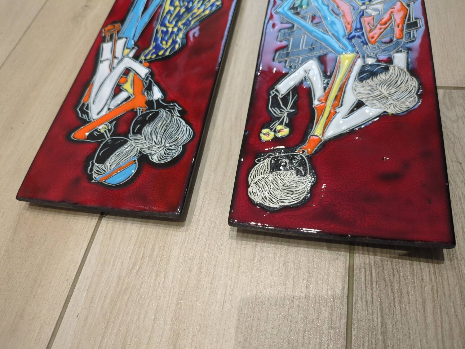 Set of 2 vintage wall decoration ceramics