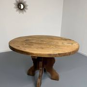 Table ronde en bois massif plateau épais style brutaliste vintage an60