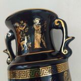 Petit vase noir et or