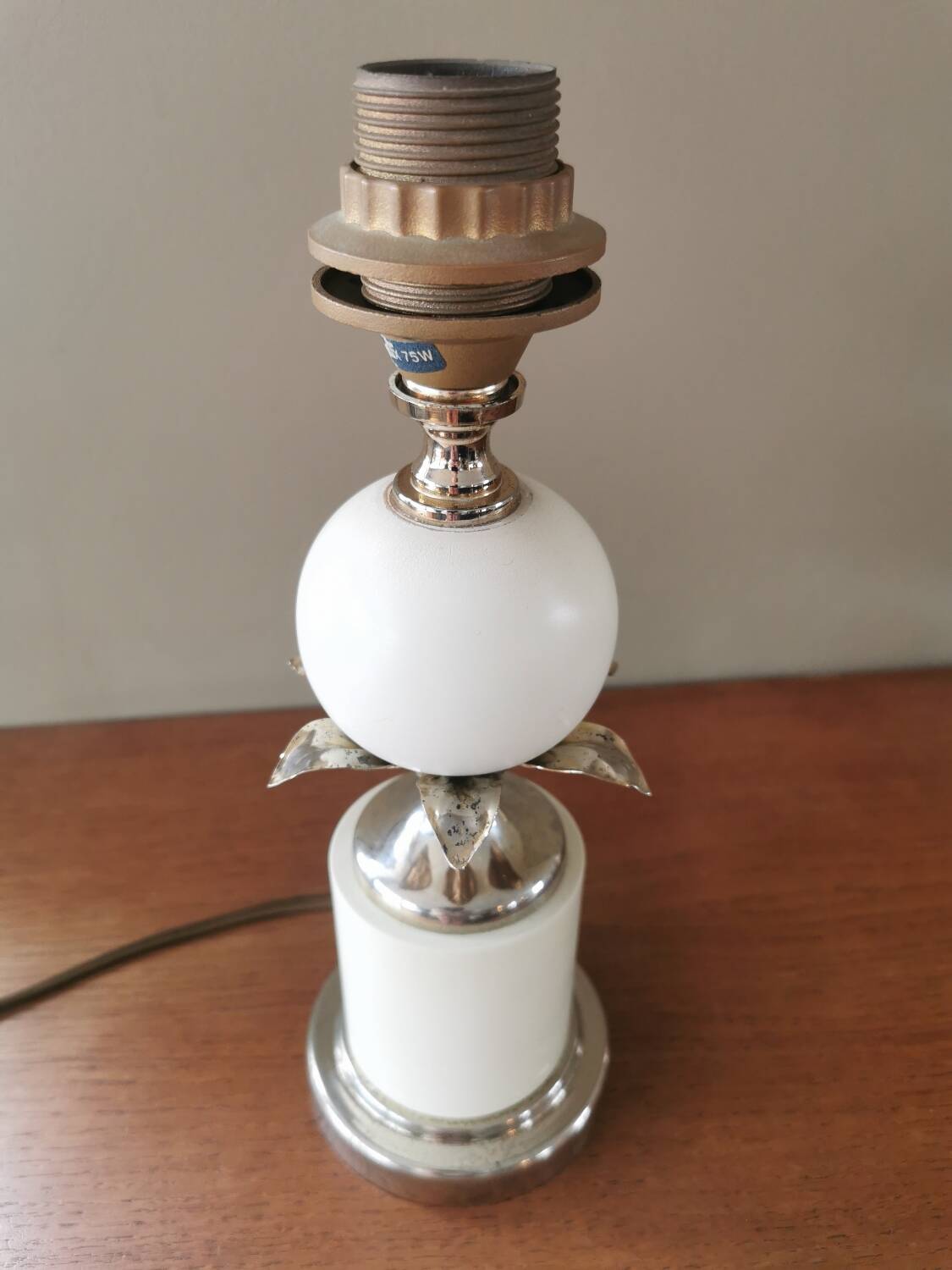 Vintage lamp base in wood and gold metal