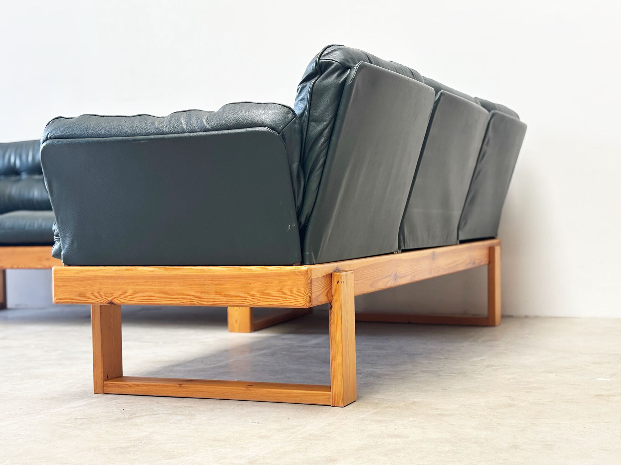 Canapé d'angle modulable en pin et cuir vert, Allemagne années 1970