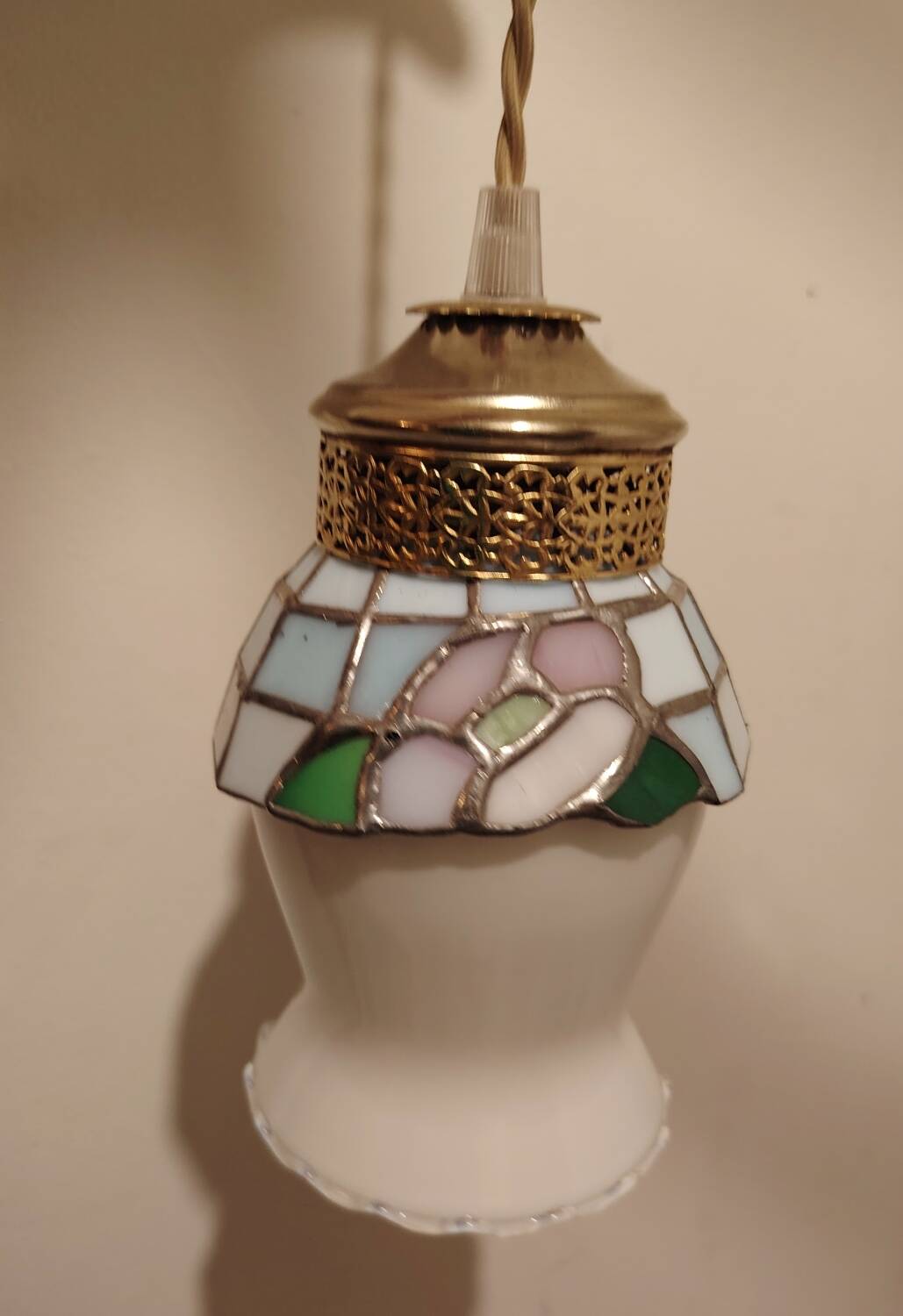 Crowned stained-glass opaline