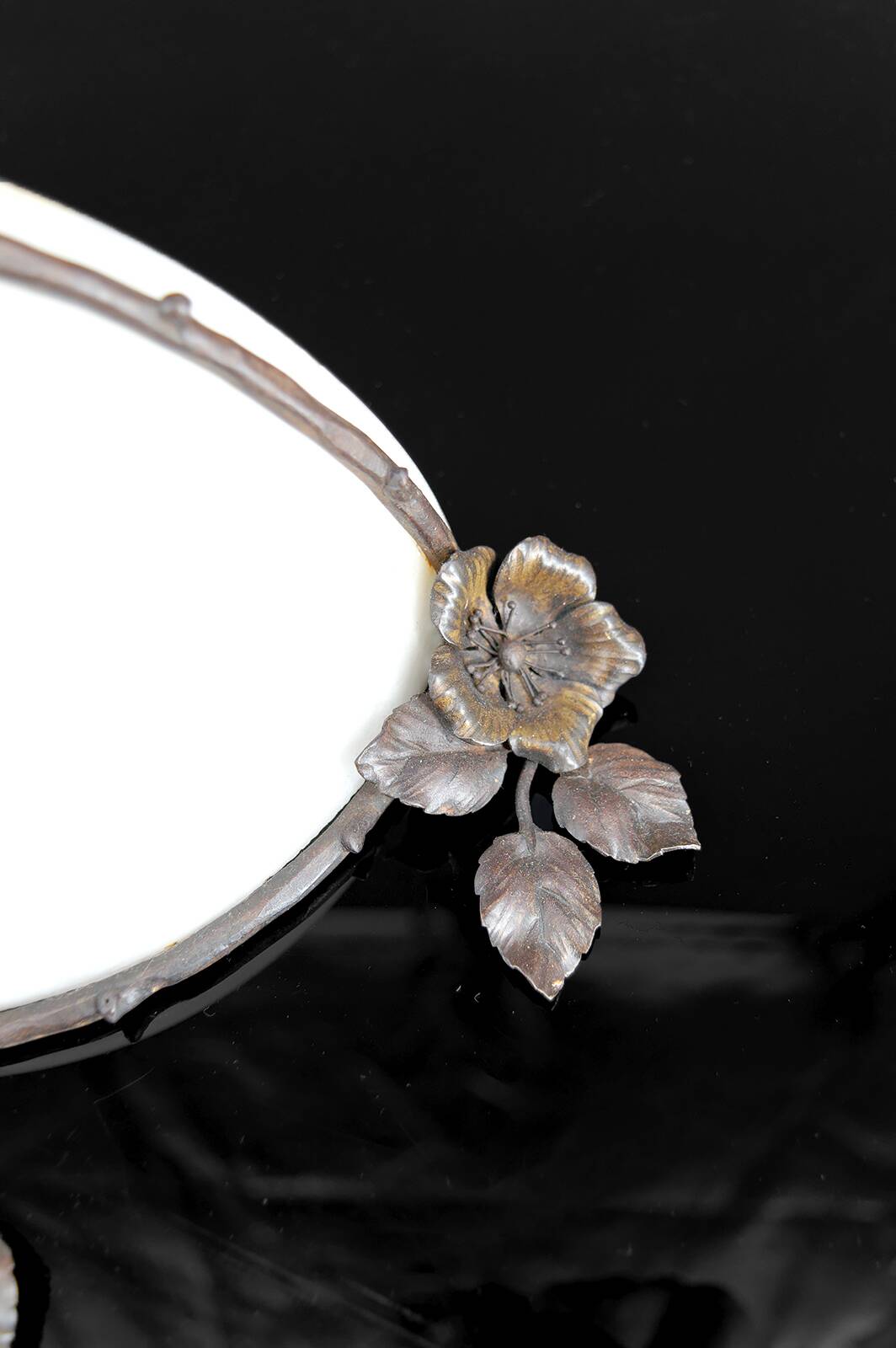 Art Deco wall sconce, wrought iron and alabaster – France, circa 1920