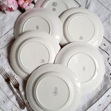 Assiettes plates dépareillées en liserets dorés