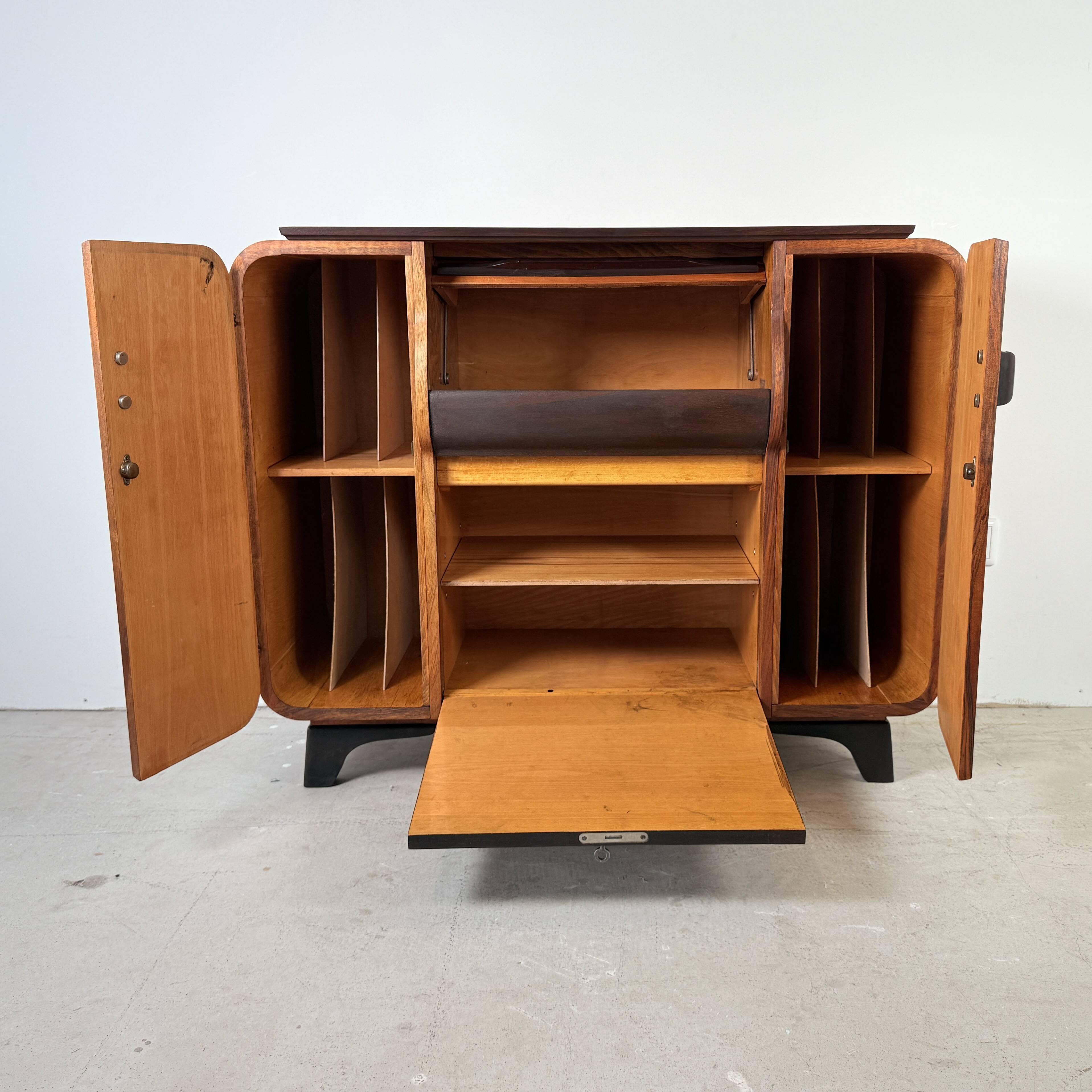 Meuble à gramophone Art Déco, Jindřich Halabala