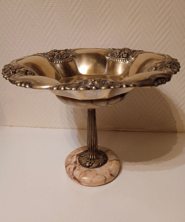 Copper and marble standing cup