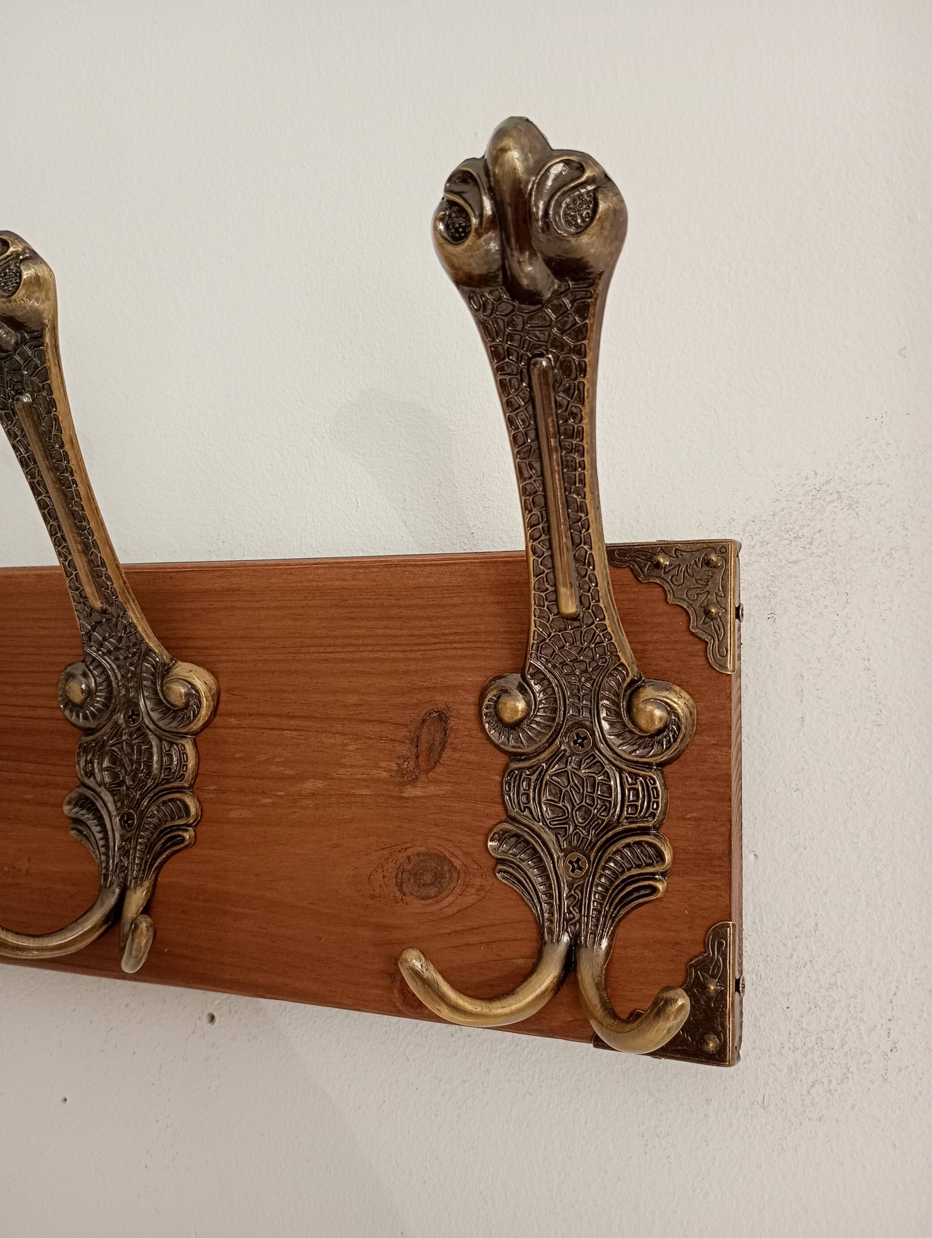 Vintage wall coat rack in patinated wood and metal – 4 double hooks